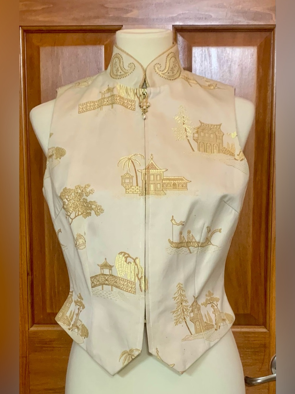 Vintage Tapp NY Jacquard Asian Pagoda Zip Vest Shangri-La Wearable Art